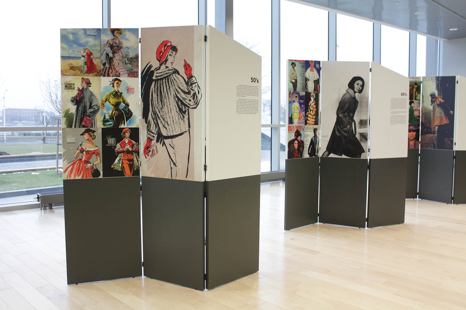 Izstāde Latvijas Nacionālajā bibliotēkā Parunāsim par modi