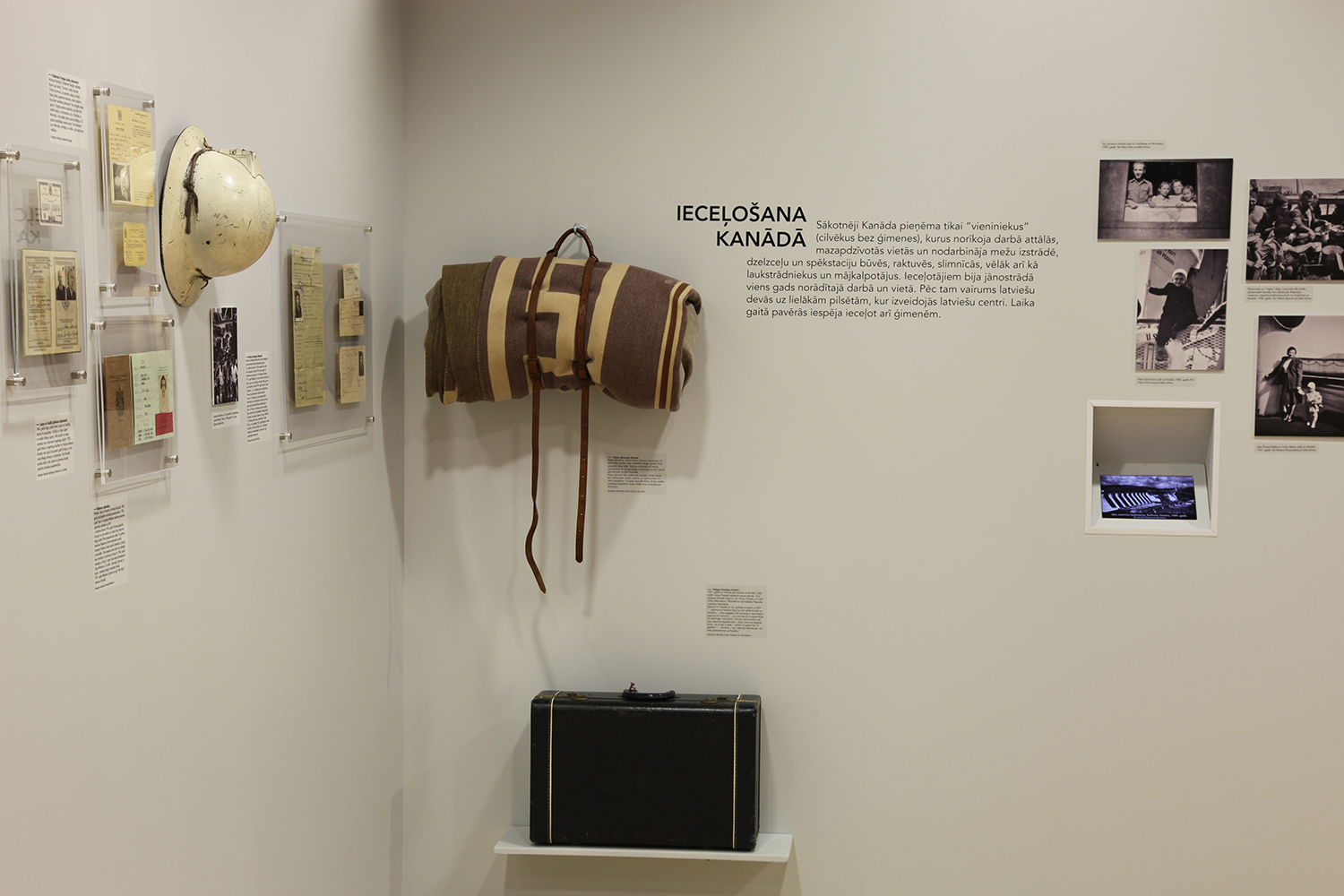 Latvieši pasaulē, izstāde LNB